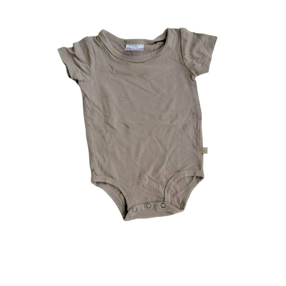 Jax + Lennon Bodysuit // 0-6 Mo